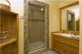 Whistler Pinnacle Ridge 8 Bathroom