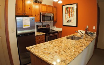 2 Bedroom Fireside Lodge Sun Peaks Unit #109