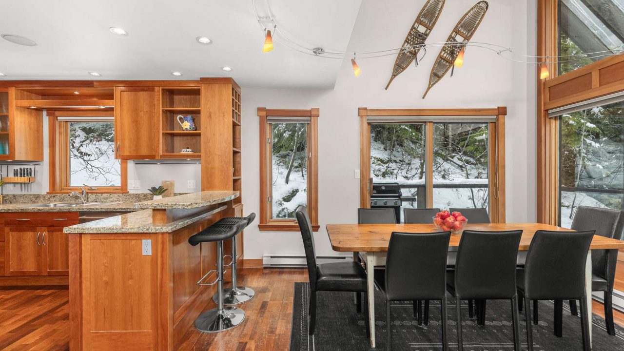 Cedar Ridge Inn Cedar Ridge 4 Bedroom Slopeside Whistler